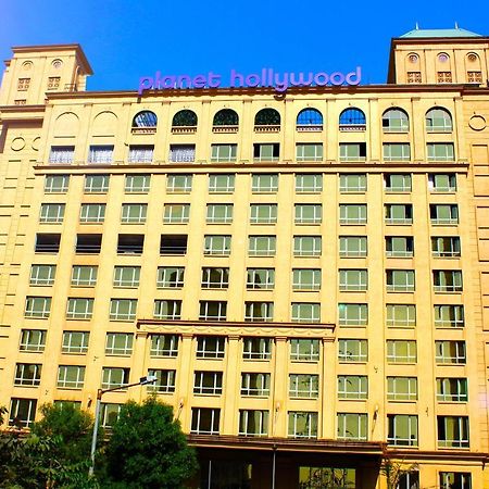 Planet Hollywood Thane Exterior foto